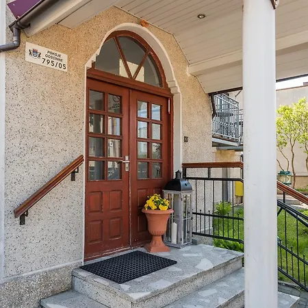 Marlon Alojamento de Acomodação e Pequeno-almoço Jastrzębia Góra